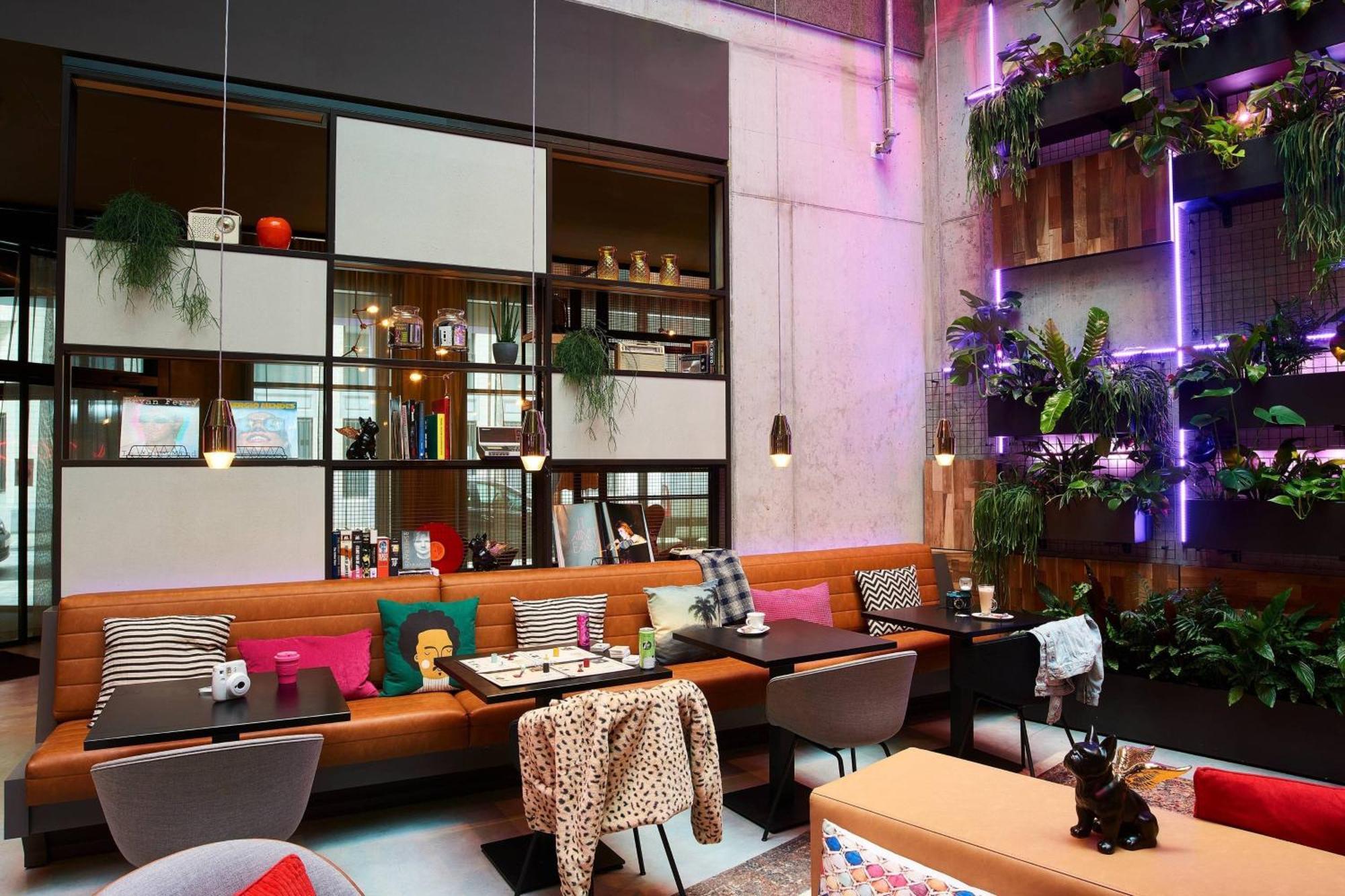 Moxy Brussels City Center Ixelles Exterior photo