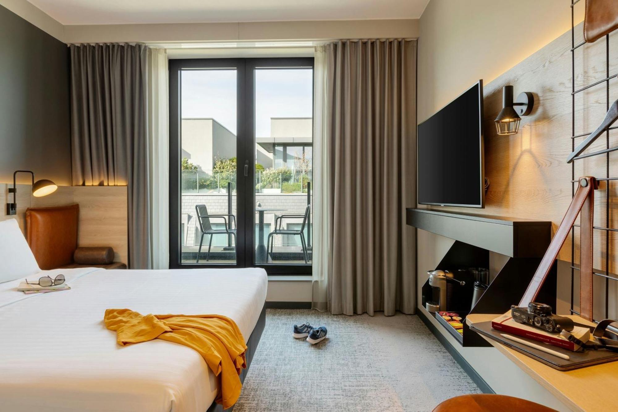 Moxy Brussels City Center Ixelles Exterior photo