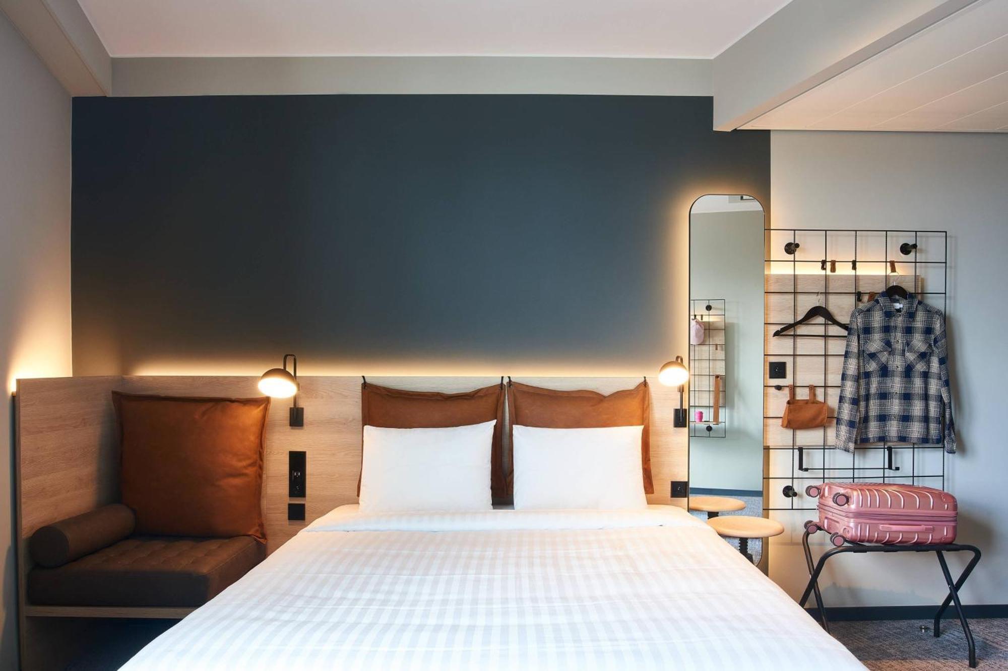 Moxy Brussels City Center Ixelles Exterior photo